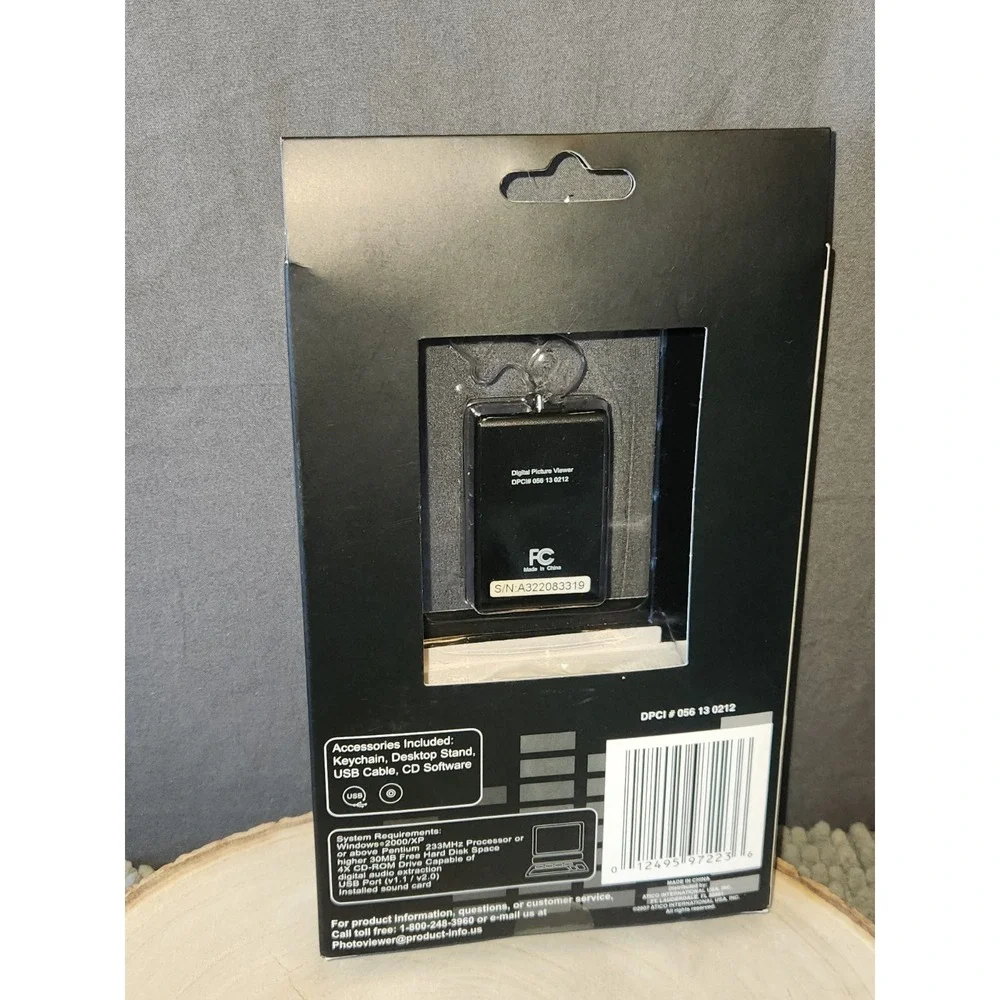 Vintage Digital Picture Viewer Keychain Desktop Stand Holds Up To 50 Pictures OS